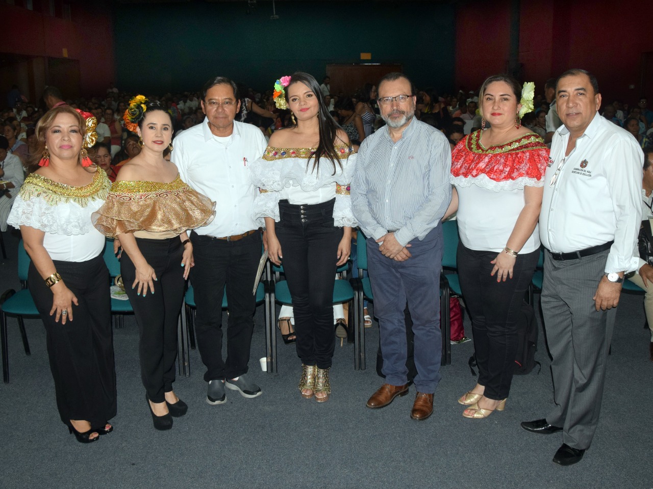 Nelly Ramírez, Leidy Gómez, Napoleón Villarreal, Andrea Garzón, William Ospina y José Luis Castellanos, Secretario de educación del Huila.